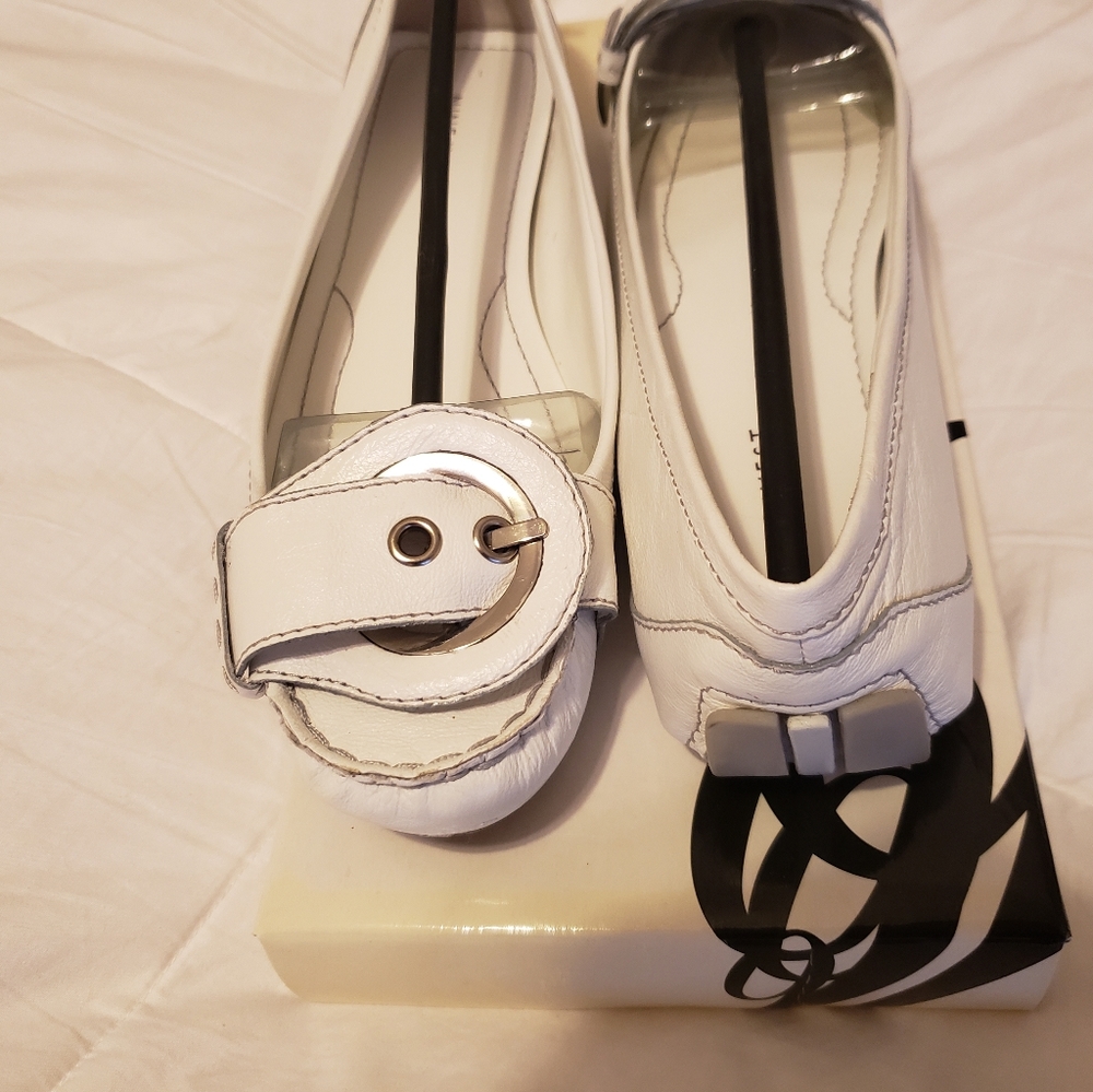 Shoes - Picture 2 of 5